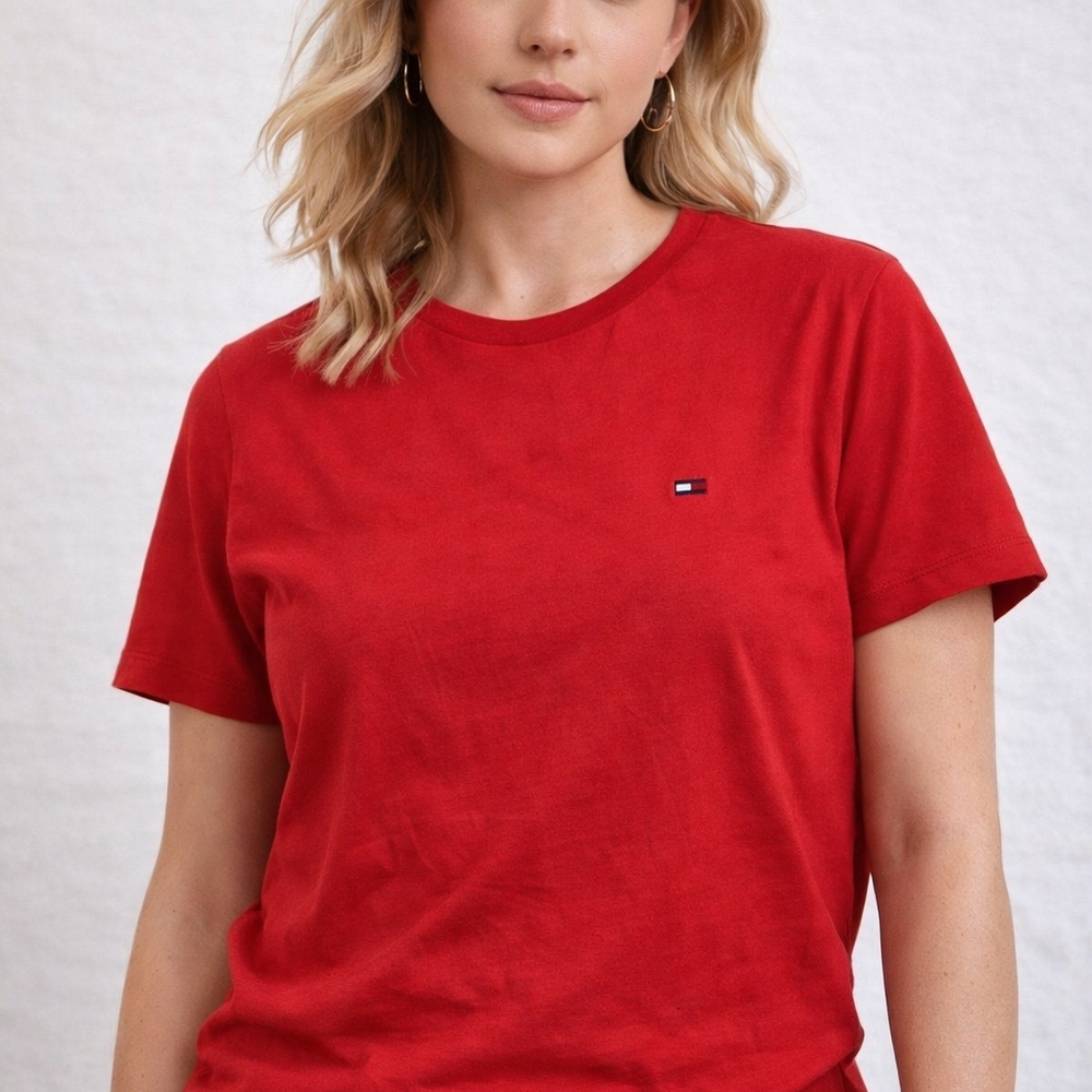 Tommy Hilfiger Red Flag Logo Tee – Men’s Small – Classic Fit
